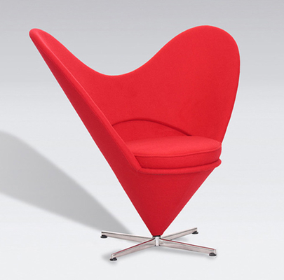 Sedia a forma di del cuore ricoperta tessuto durevole con la base della parte girevole per la sala d'esposizione